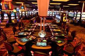 Tampilan gameplay tembak ikan IBCBET dengan efek visual bawah laut yang imersif dan penuh warna